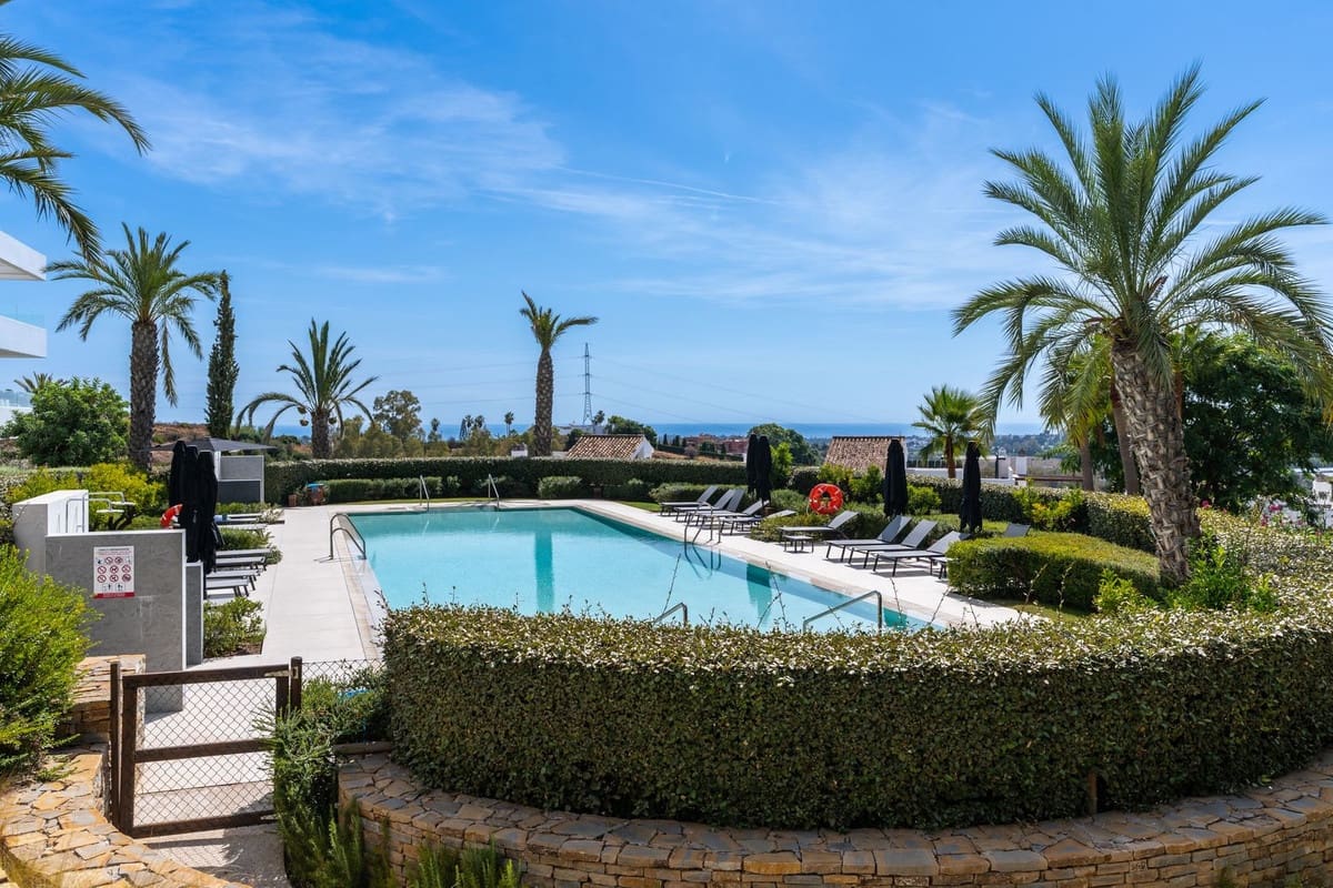 2 sovrum Lägenhet till salu i Benahavis med pool garage - 760 000 € (Ref: 10130878)