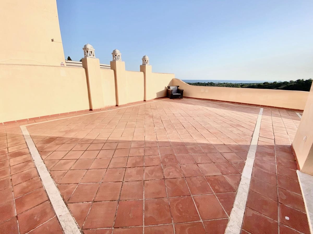 Apartamento de 3 habitaciones en Elviria en venta con piscina garaje - 615.000 € (Ref: 10130880)