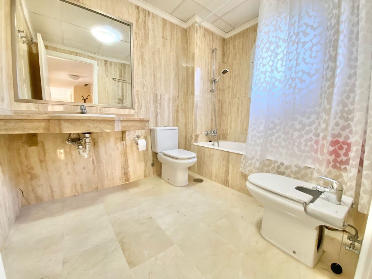 Apartamento de 3 habitaciones en Elviria en venta con piscina garaje - 615.000 € (Ref: 10130880)