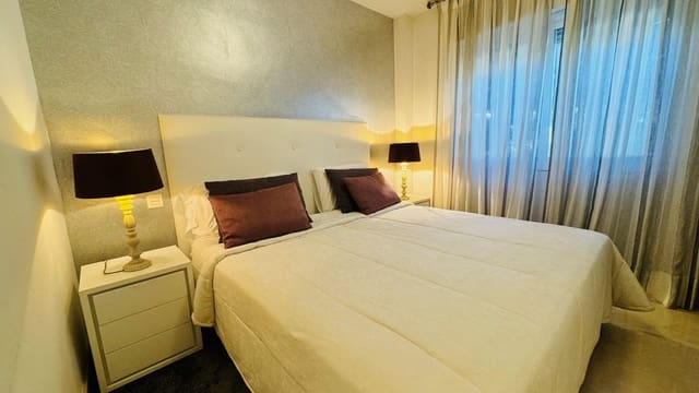 Apartamento de 2 habitaciones en Elviria, Marbella en venta con piscina garaje - 890.000 € (Ref: 10130881)