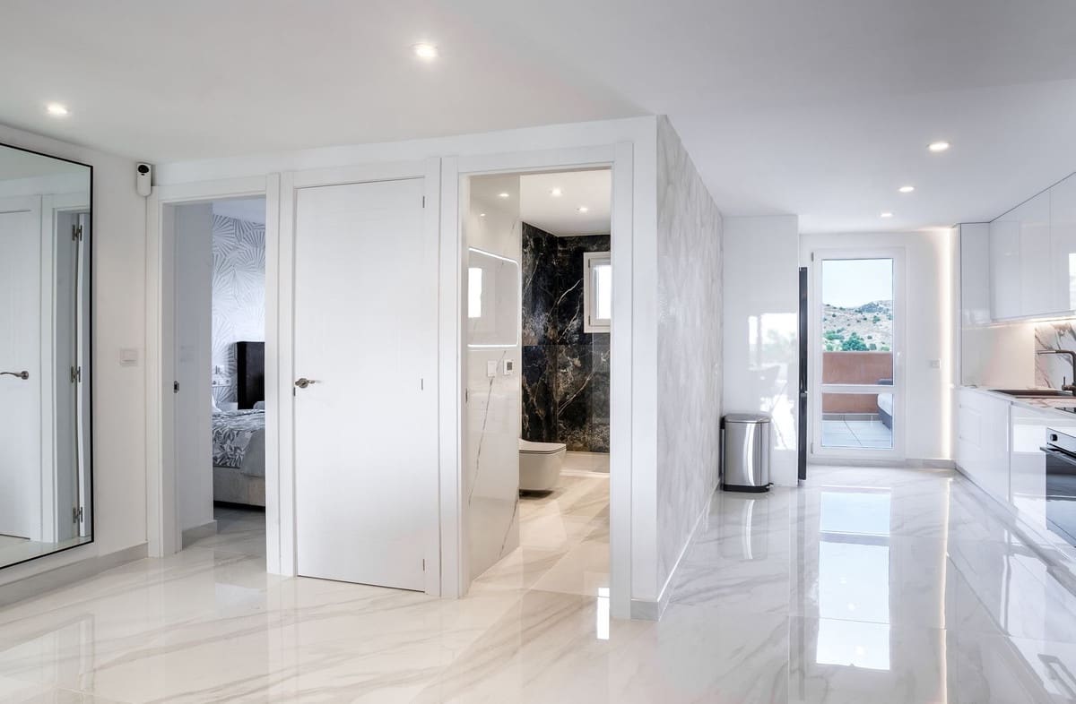 Apartamento de 2 habitaciones en Elviria en venta con piscina garaje - 549.000 € (Ref: 10130884)