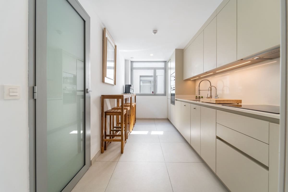 Apartamento de 3 habitaciones en Elviria en venta con piscina garaje - 1.150.000 € (Ref: 10130885)