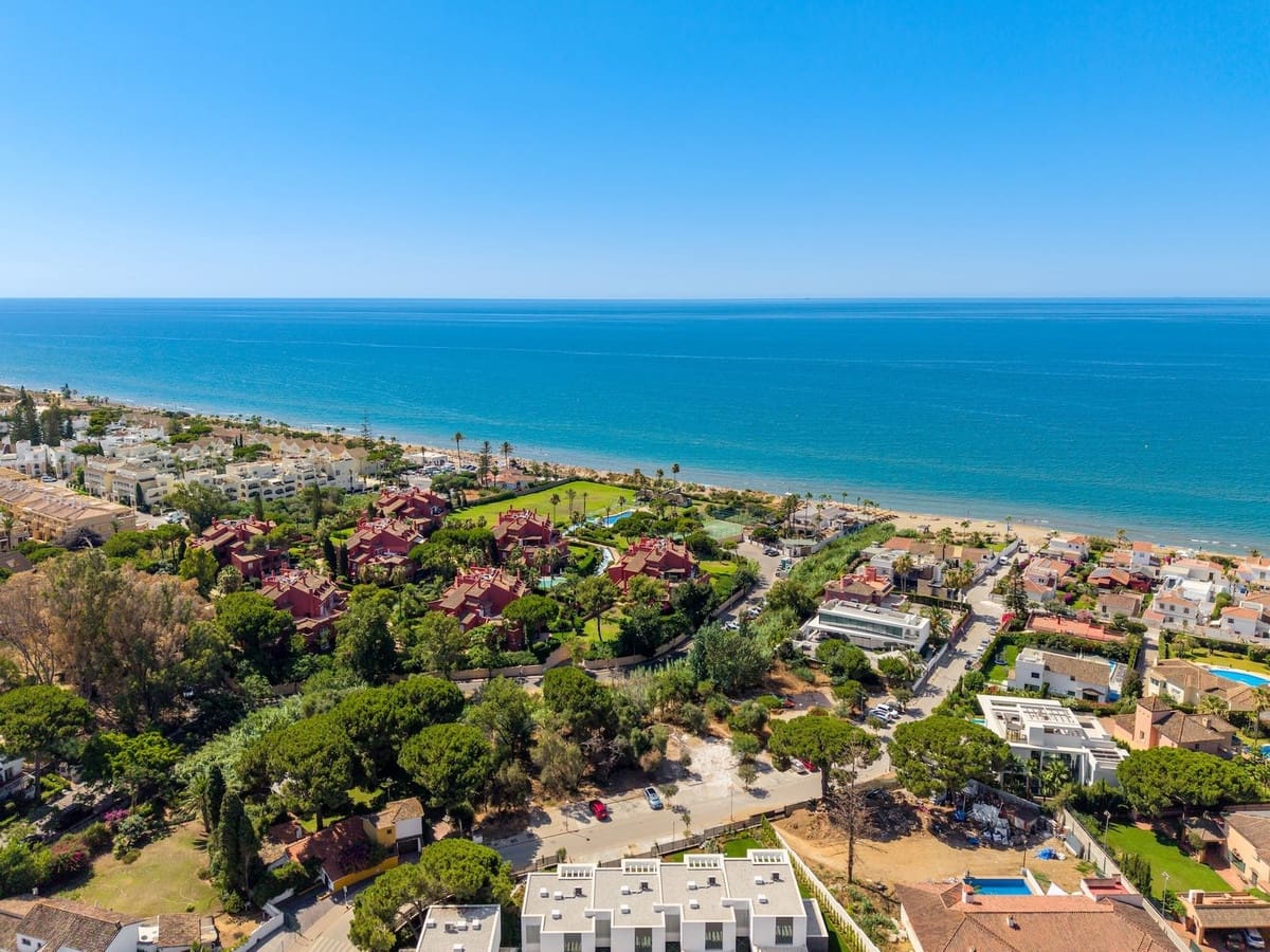 Apartamento de 3 habitaciones en Elviria en venta con piscina garaje - 1.150.000 € (Ref: 10130885)