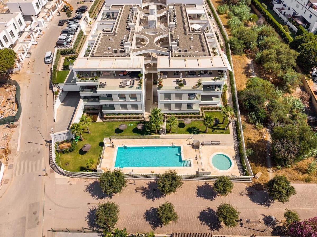 Apartamento de 3 habitaciones en Elviria en venta con piscina garaje - 1.150.000 € (Ref: 10130885)