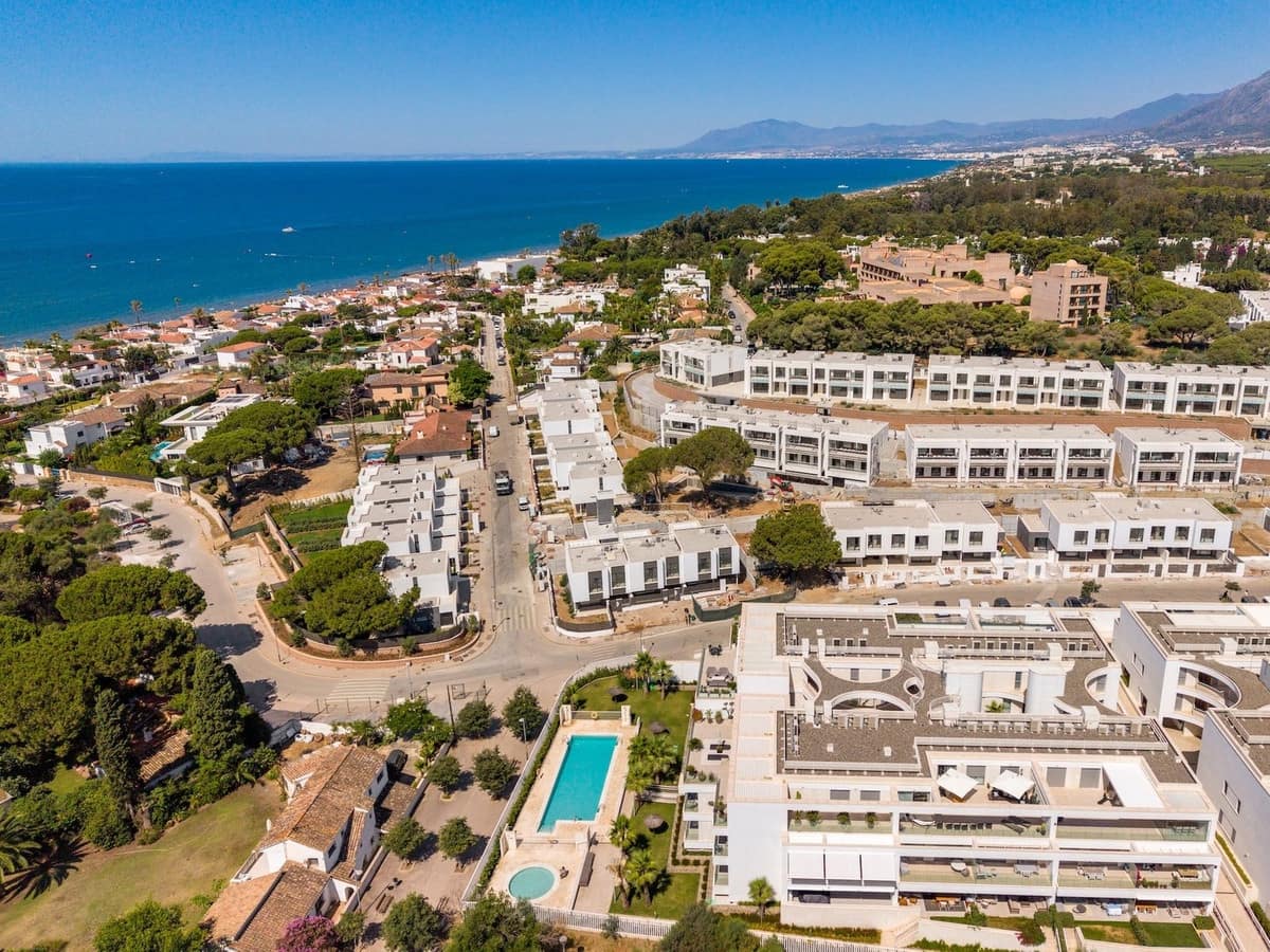 Apartamento de 3 habitaciones en Elviria en venta con piscina garaje - 1.150.000 € (Ref: 10130885)