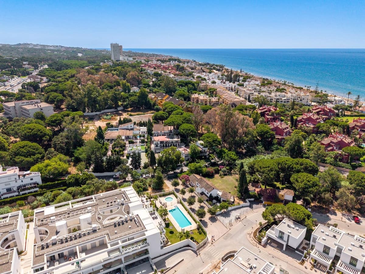 Apartamento de 3 habitaciones en Elviria en venta con piscina garaje - 1.150.000 € (Ref: 10130885)
