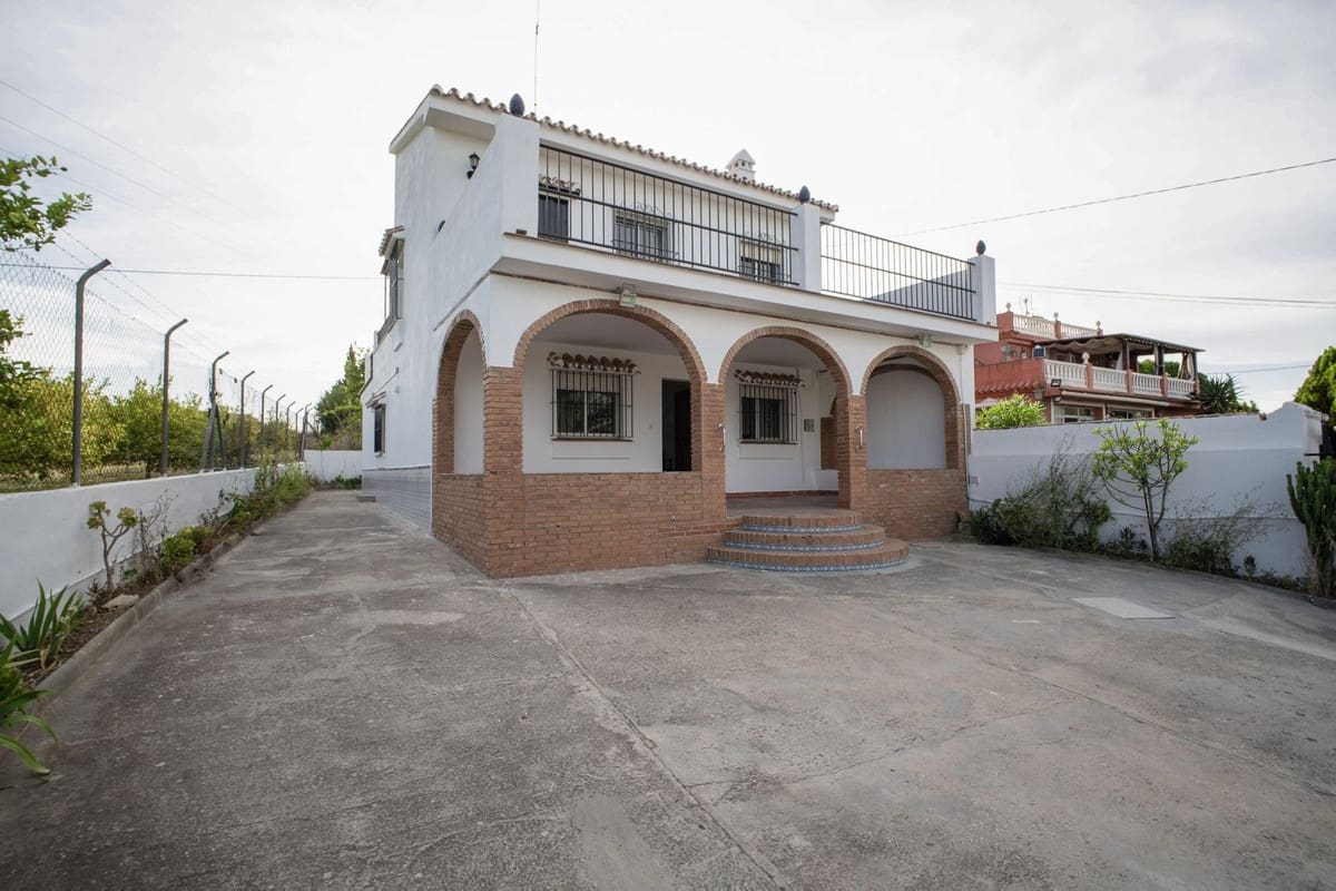 Finca/Casa Rural de 4 habitaciones en Alhaurín el Grande en venta con piscina garaje - 530.000 € (Ref: 10130886)