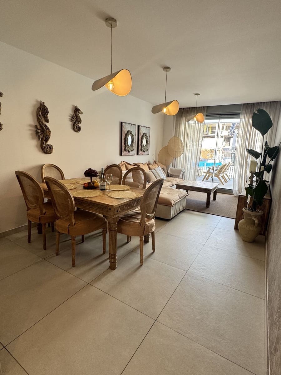Apartamento de 2 habitaciones en Elviria en venta con piscina - 670.000 € (Ref: 10130887)