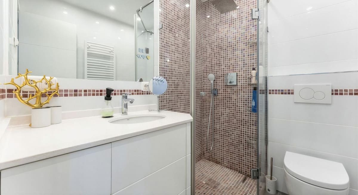 Apartamento de 4 habitaciones en Elviria en venta con piscina - 899.000 € (Ref: 10130890)