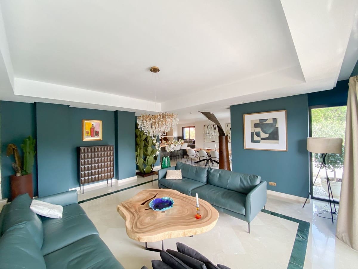 4 bedroom Villa for sale in Elviria with pool garage - € 1,795,000 (Ref: 10130895)
