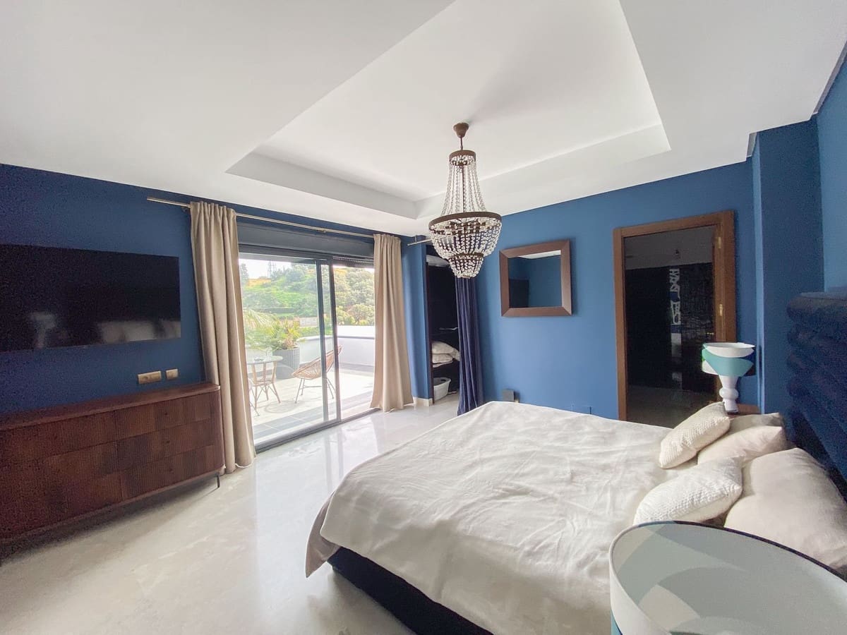 4 bedroom Villa for sale in Elviria with pool garage - € 1,795,000 (Ref: 10130895)