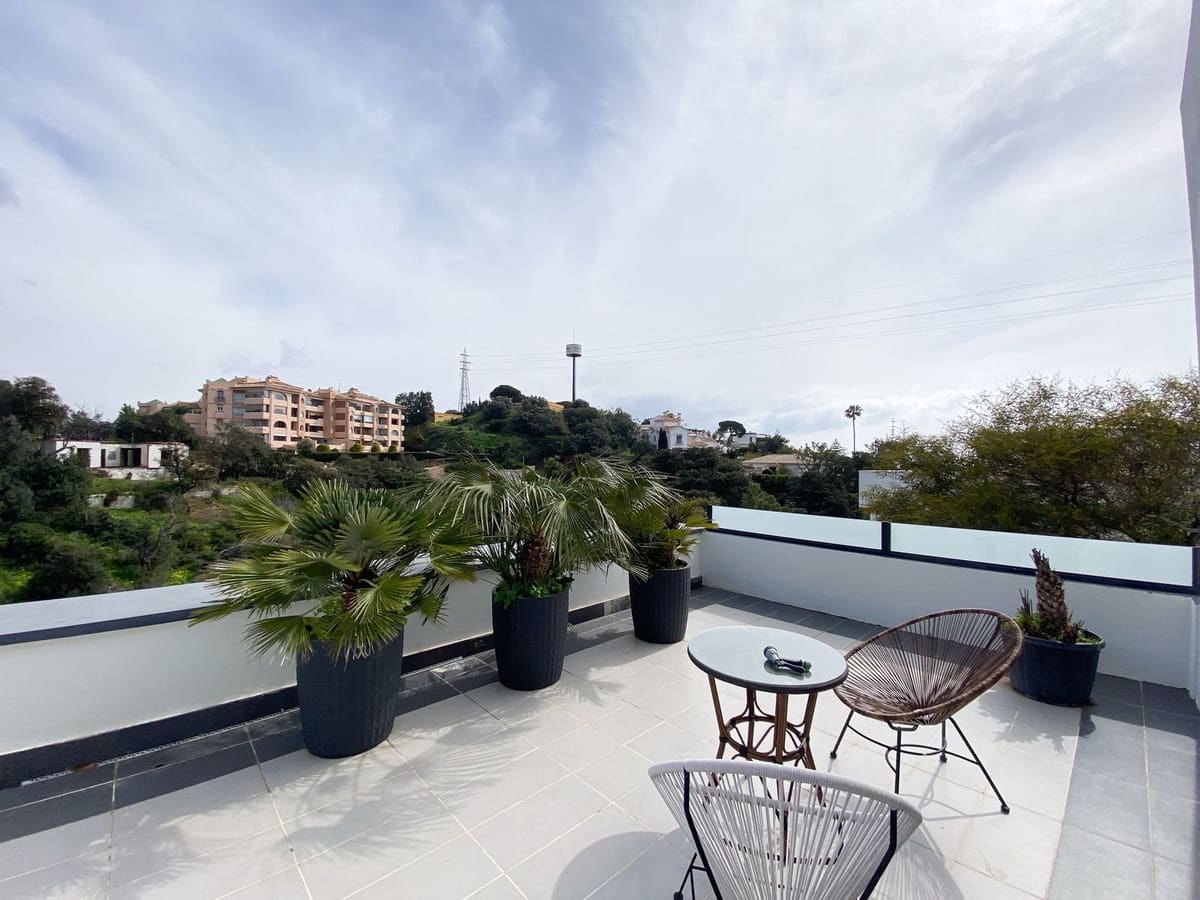 4 bedroom Villa for sale in Elviria with pool garage - € 1,795,000 (Ref: 10130895)