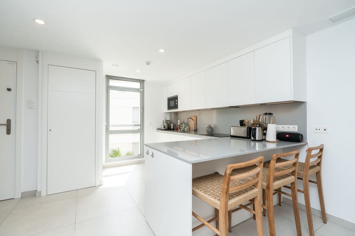 Apartamento de 3 habitaciones en Elviria en venta con piscina garaje - 1.249.500 € (Ref: 10130897)