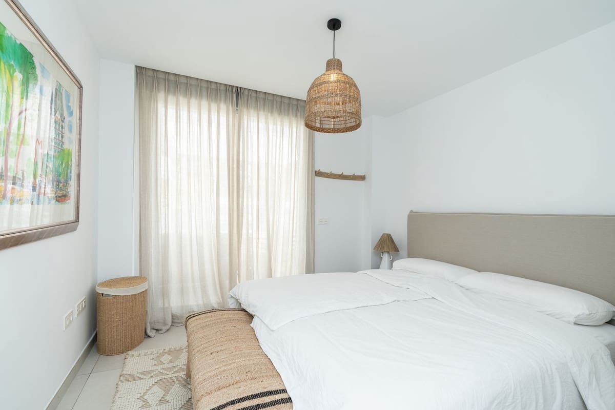 Apartamento de 3 habitaciones en Elviria en venta con piscina garaje - 1.249.500 € (Ref: 10130897)