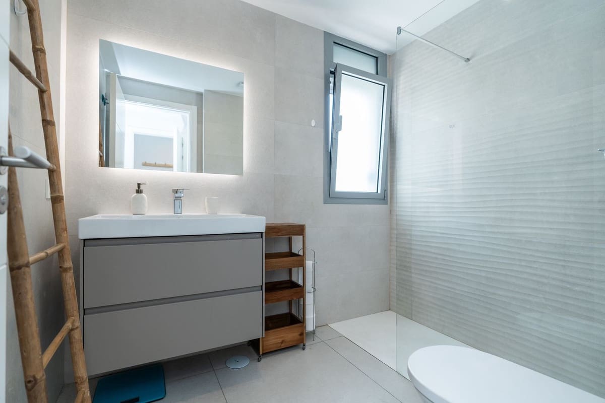 Apartamento de 3 habitaciones en Elviria en venta con piscina garaje - 1.249.500 € (Ref: 10130897)