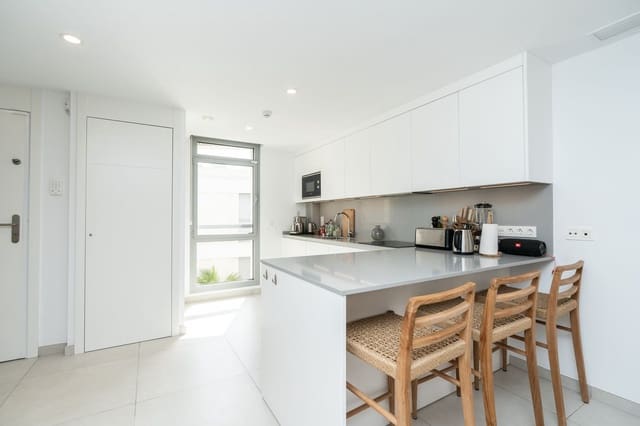 Apartamento de 3 habitaciones en Elviria, Marbella en venta con piscina garaje - 1.249.500 € (Ref: 10130897)