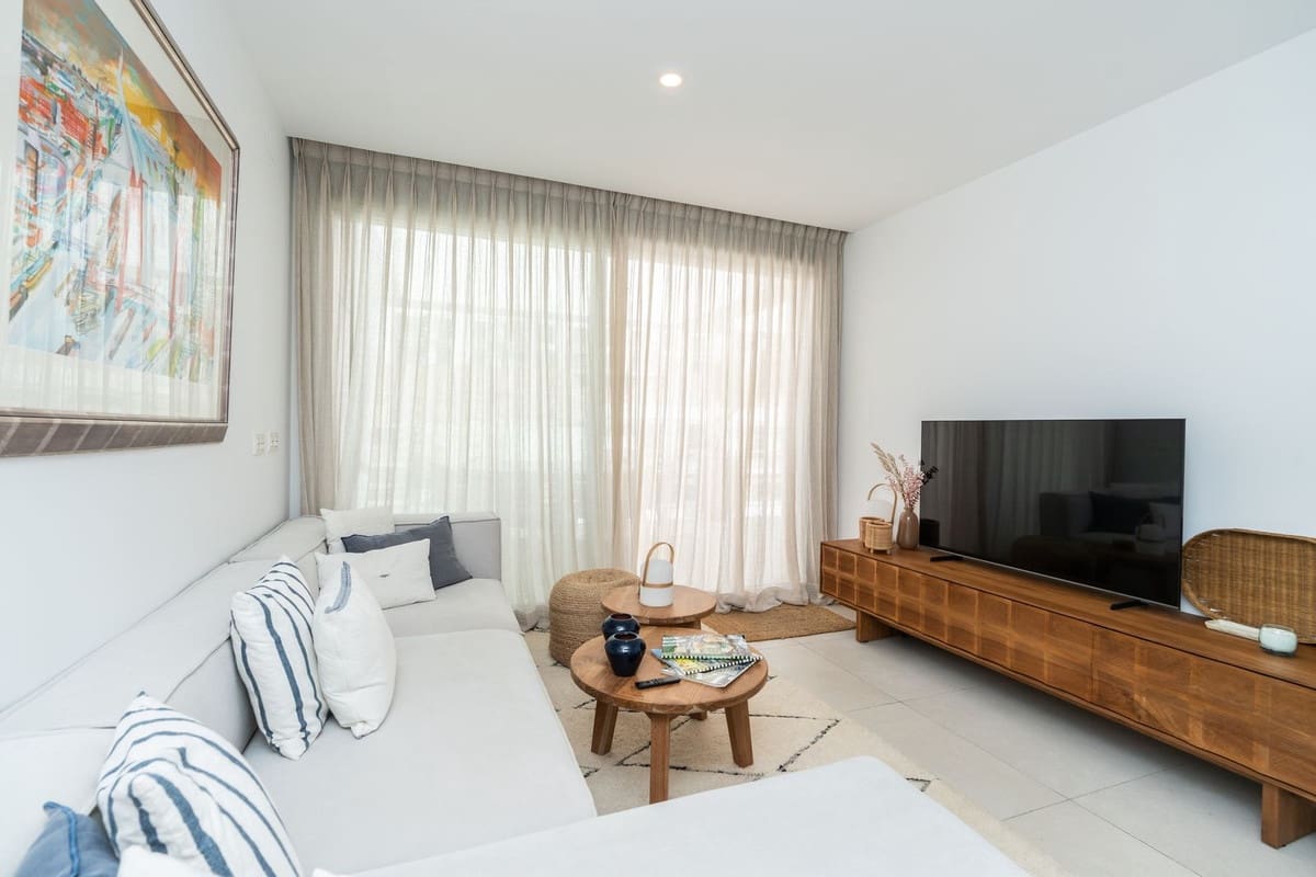 Apartamento de 3 habitaciones en Elviria en venta con piscina garaje - 1.249.500 € (Ref: 10130897)