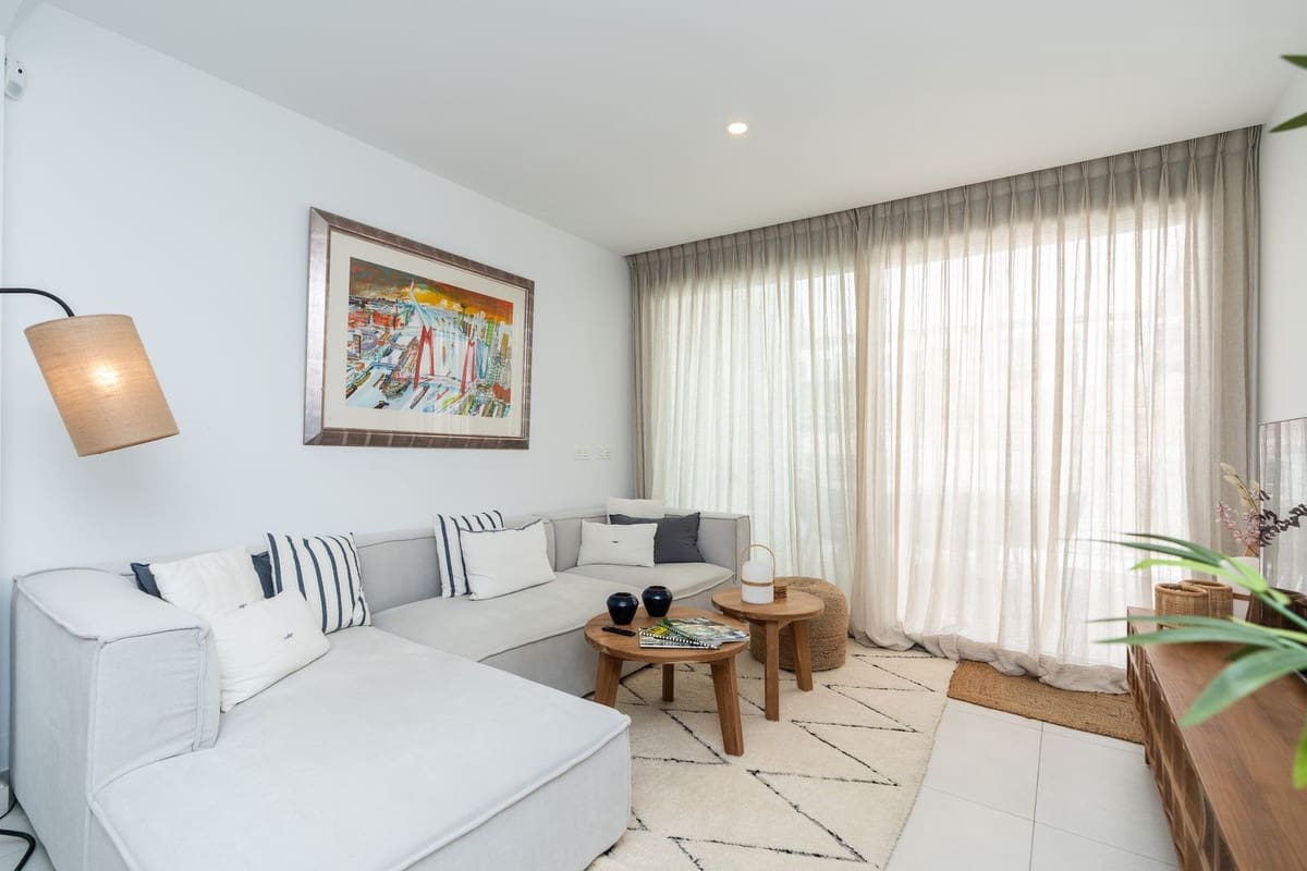Apartamento de 3 habitaciones en Elviria en venta con piscina garaje - 1.249.500 € (Ref: 10130897)
