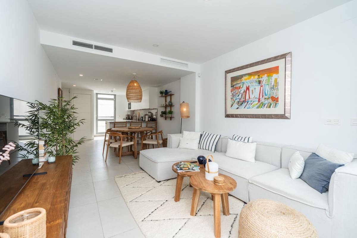 Apartamento de 3 habitaciones en Elviria en venta con piscina garaje - 1.249.500 € (Ref: 10130897)