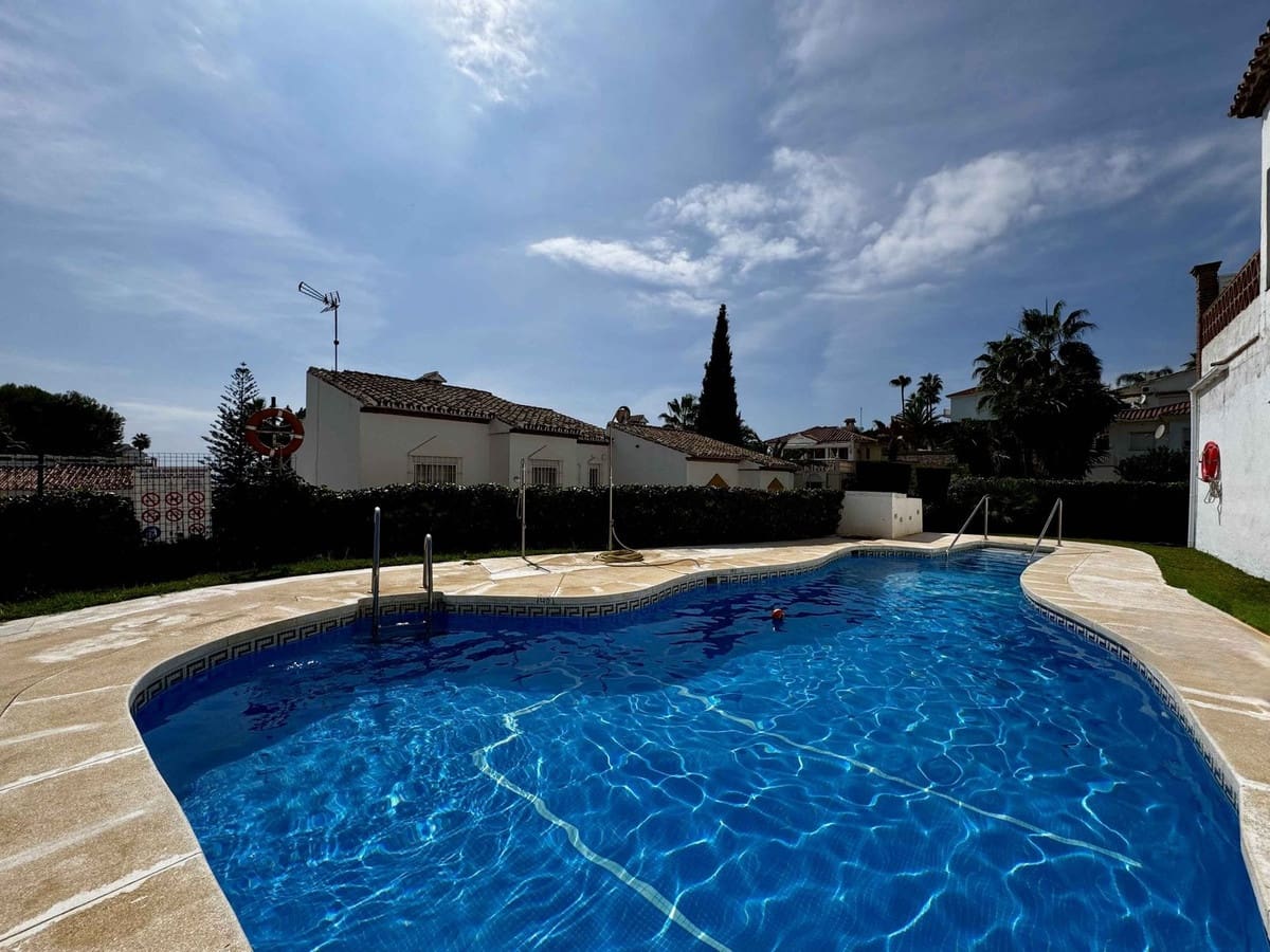 2 soveværelse Byhus til salg i Riviera del Sol med swimmingpool garage - € 479.500 (Ref: 10134905)