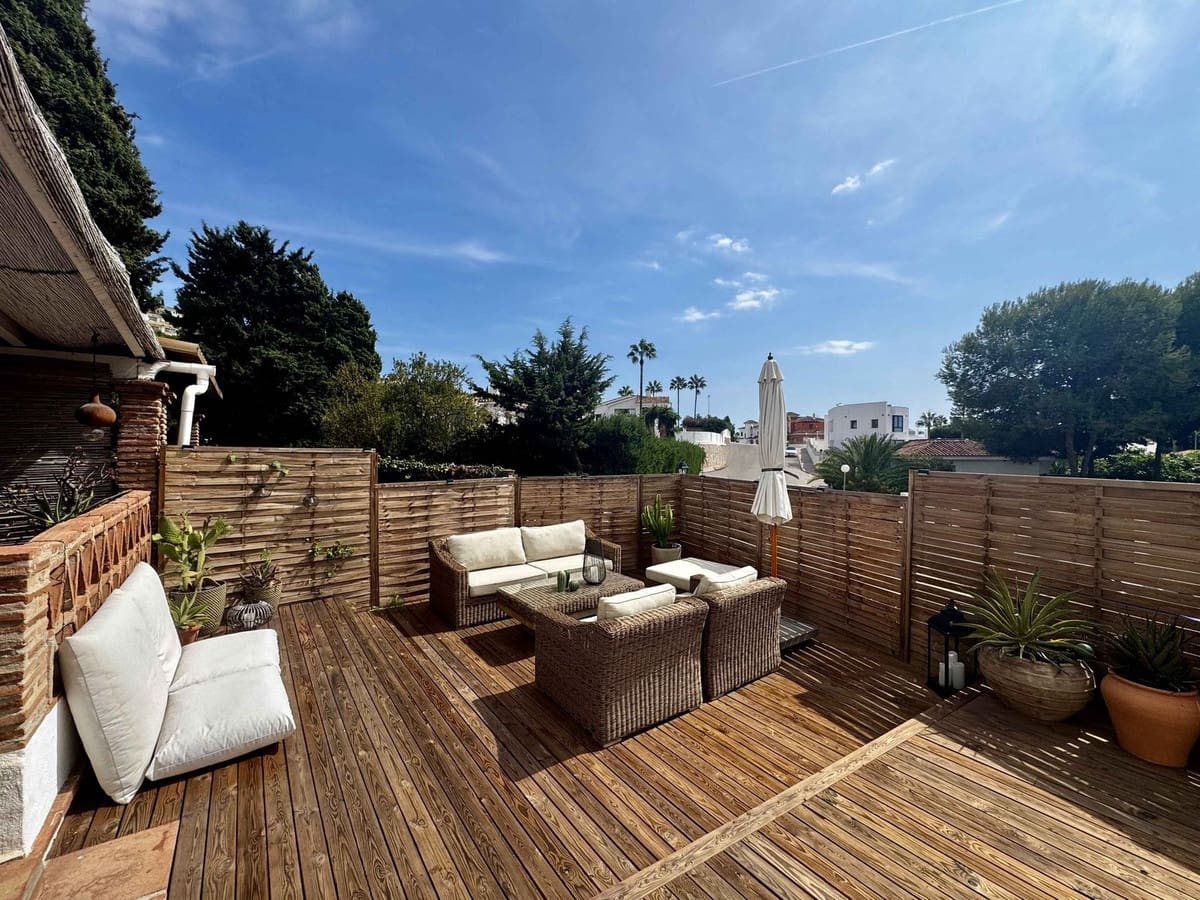 2 soveværelse Byhus til salg i Riviera del Sol med swimmingpool garage - € 479.500 (Ref: 10134905)