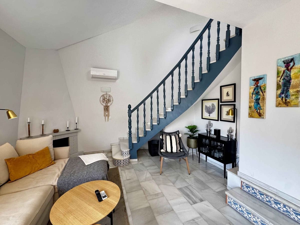 2 soveværelse Byhus til salg i Riviera del Sol med swimmingpool garage - € 479.500 (Ref: 10134905)