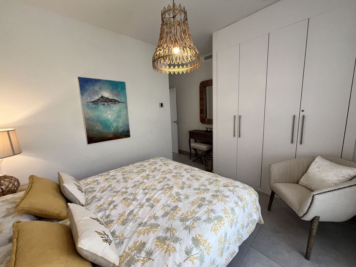 3 soveværelse Lejlighed til salg i Artola med swimmingpool garage - € 1.180.000 (Ref: 10134906)