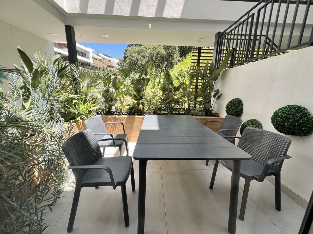3 soveværelse Lejlighed til salg i Artola med swimmingpool garage - € 1.180.000 (Ref: 10134906)