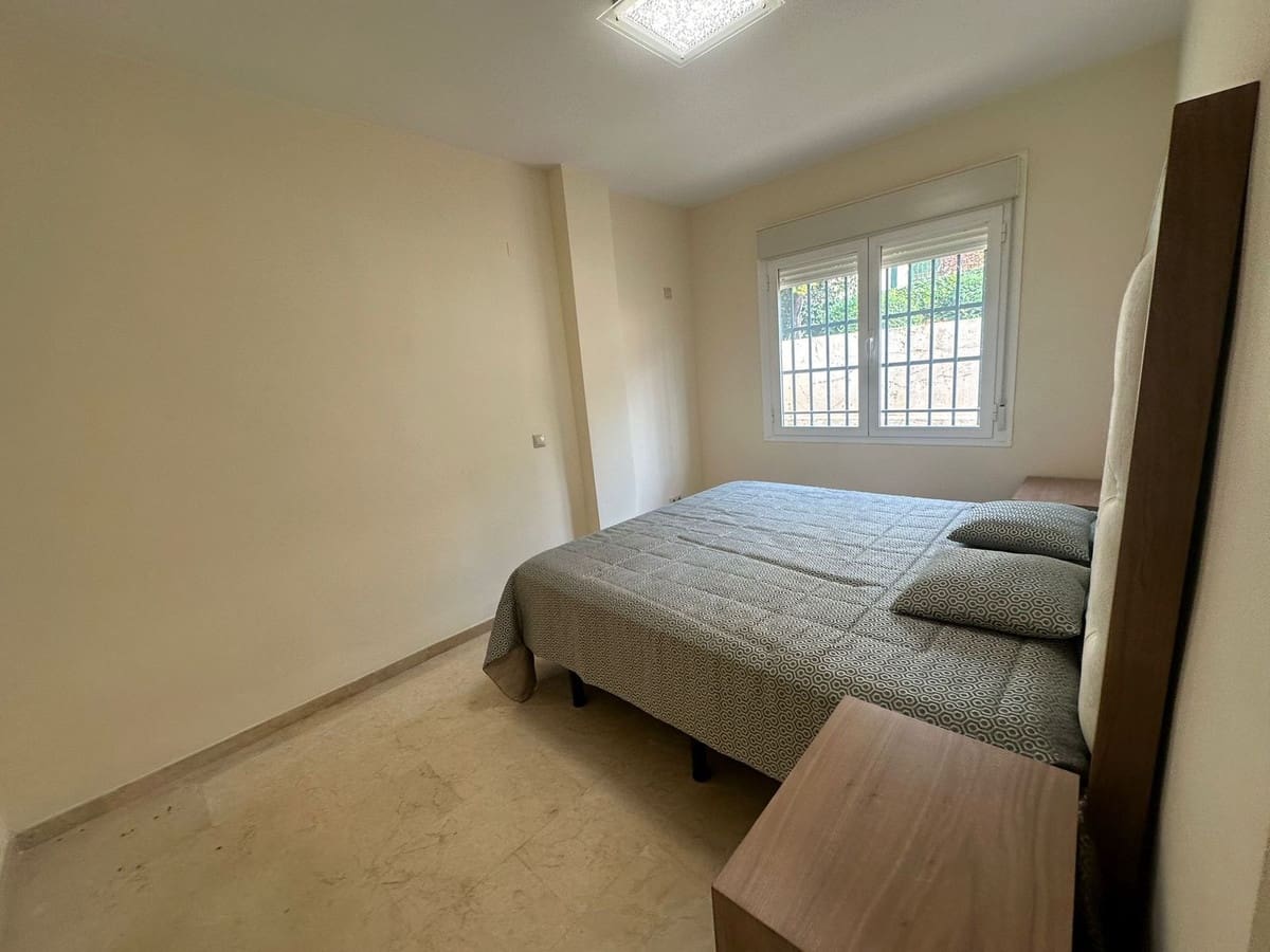 3 sypialnia Dom blizniak na sprzedaż w Miraflores z basenem garażem - 500 000 € (Ref: 10135308)