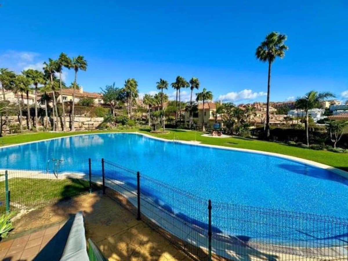 4 soveværelse Semi-Rækkehus til salg i Riviera del Sol med garage - € 620.000 (Ref: 10135310)