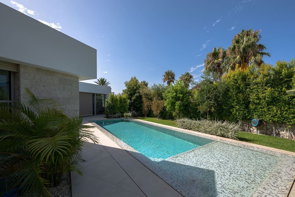 6 chambre Villa/Maison à vendre à Marbesa avec piscine garage - 3 250 000 € (Ref: 10135312)