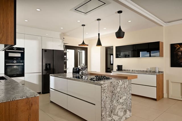 6 chambre Villa/Maison à vendre à Marbesa, Marbella avec piscine garage - 2 995 000 € (Ref: 10135314)