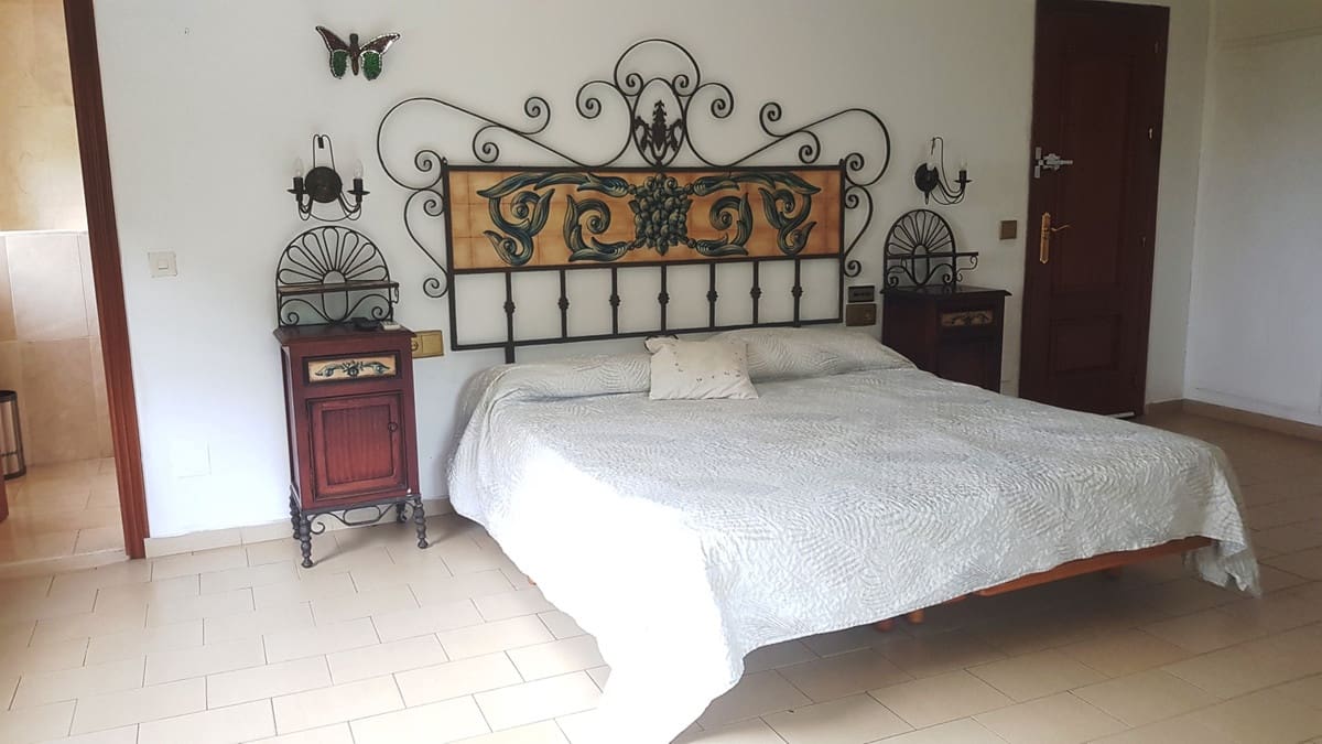 5 sypialnia Willa na sprzedaż w Elviria z basenem garażem - 3 500 000 € (Ref: 10138866)