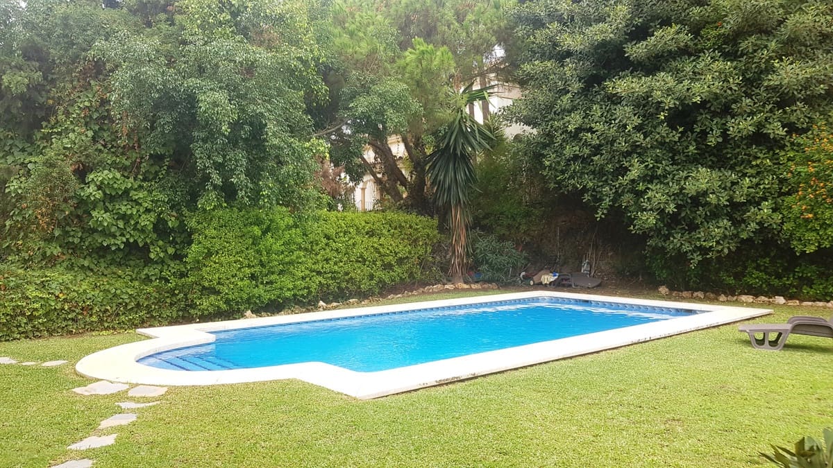 5 sypialnia Willa na sprzedaż w Elviria z basenem garażem - 3 500 000 € (Ref: 10138866)