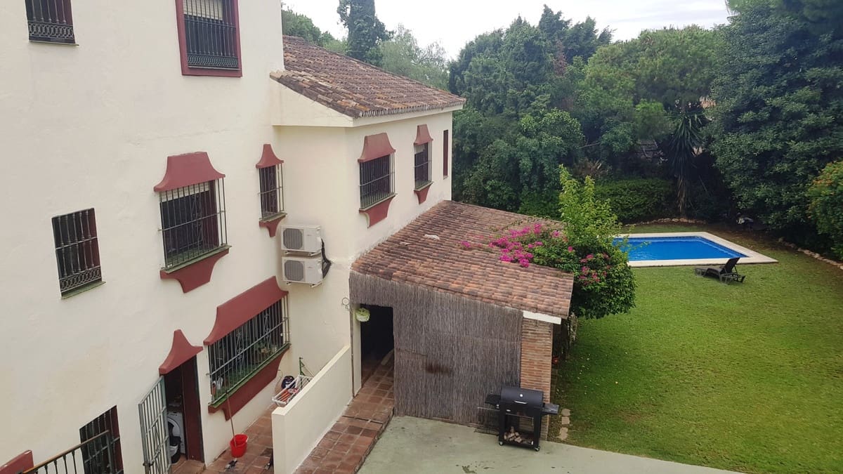 5 sypialnia Willa na sprzedaż w Elviria z basenem garażem - 3 500 000 € (Ref: 10138866)