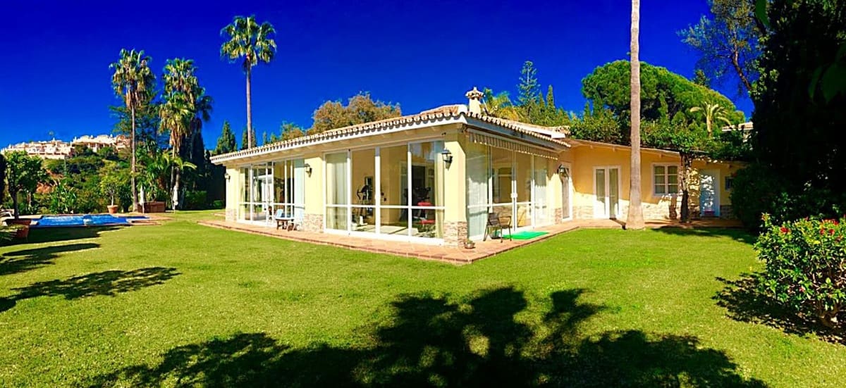 6 sypialnia Willa na sprzedaż w Elviria z basenem garażem - 2 900 000 € (Ref: 10138867)