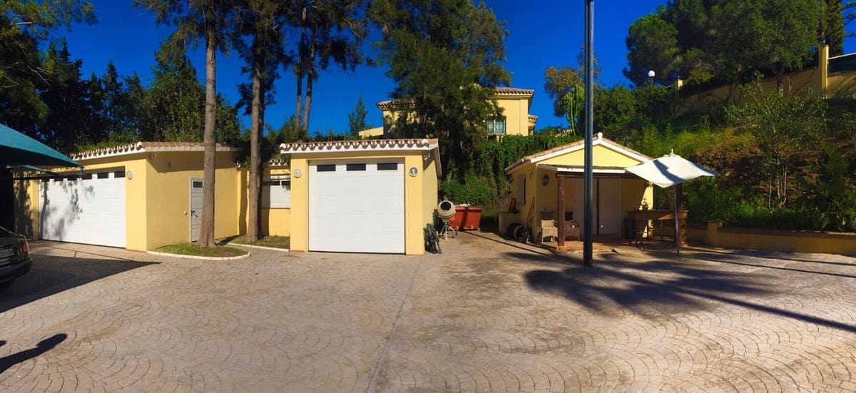 6 sypialnia Willa na sprzedaż w Elviria z basenem garażem - 2 900 000 € (Ref: 10138867)