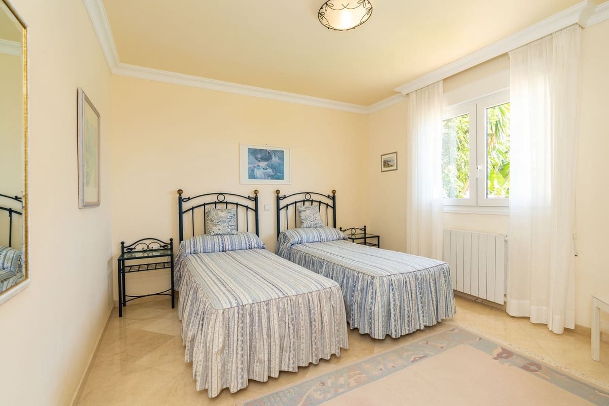3 sypialnia Willa na sprzedaż w Torrenueva z basenem garażem - 1 375 000 € (Ref: 10138868)