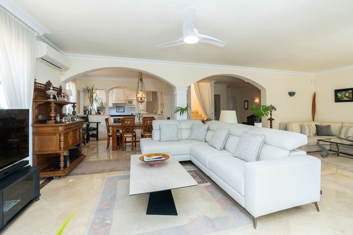 3 sypialnia Willa na sprzedaż w Torrenueva z basenem garażem - 1 375 000 € (Ref: 10138868)