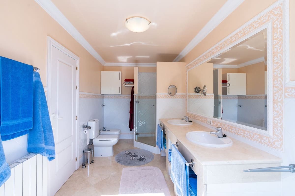 3 sypialnia Willa na sprzedaż w Torrenueva z basenem garażem - 1 375 000 € (Ref: 10138868)