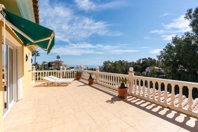 3 sypialnia Willa na sprzedaż w Torrenueva, Mijas z basenem garażem - 1 375 000 € (Ref: 10138868)