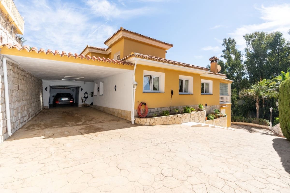 3 sypialnia Willa na sprzedaż w Torrenueva z basenem garażem - 1 375 000 € (Ref: 10138868)