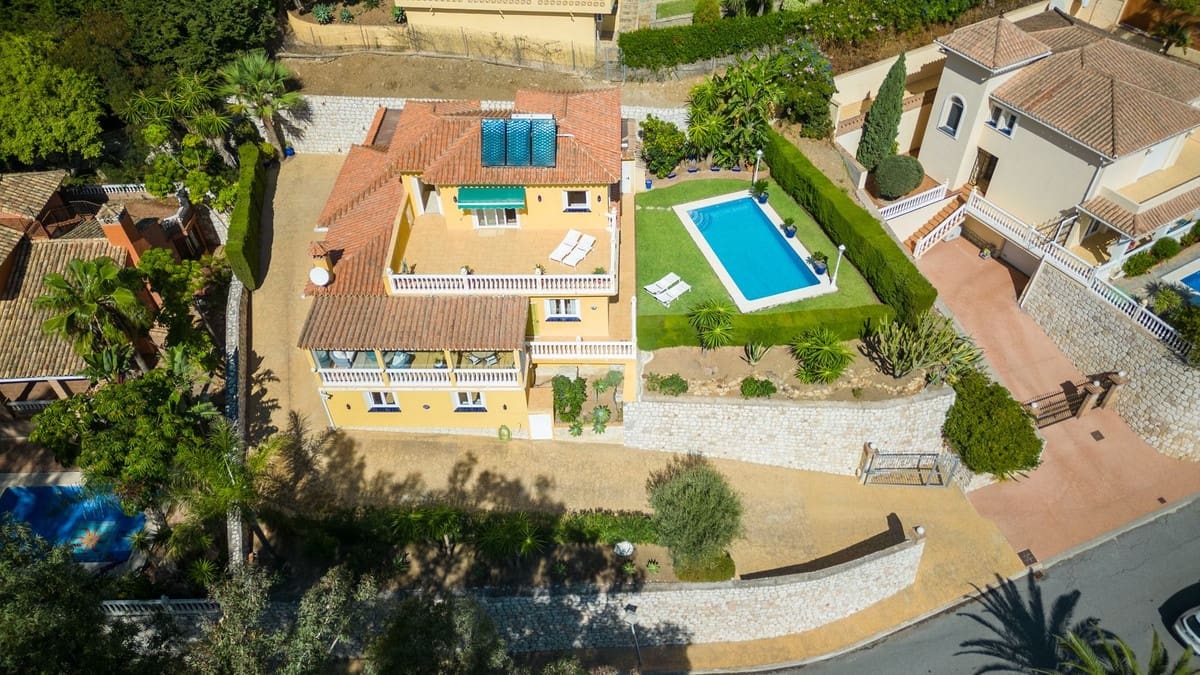 3 sypialnia Willa na sprzedaż w Torrenueva z basenem garażem - 1 375 000 € (Ref: 10138868)