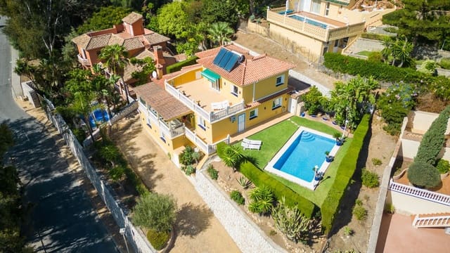 3 sypialnia Willa na sprzedaż w Torrenueva, Mijas z basenem garażem - 1 375 000 € (Ref: 10138868)