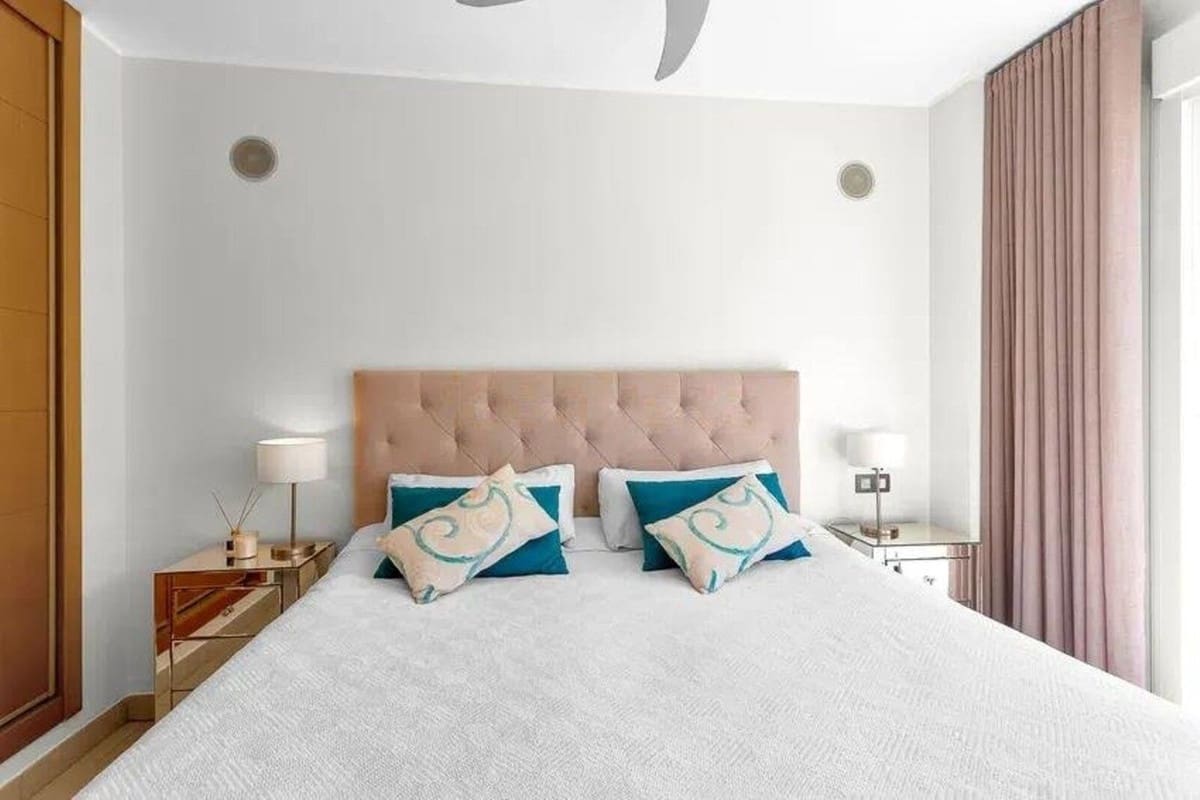Apartamento de 3 habitaciones en El Paraiso en venta con piscina garaje - 620.000 € (Ref: 10140385)