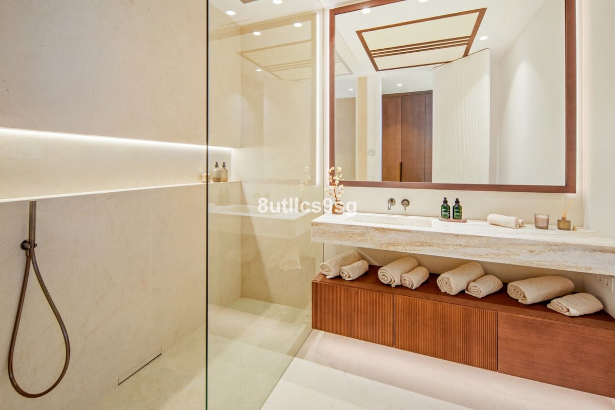 5 chambre Villa/Maison à vendre à Nueva Andalucia avec piscine garage - 11 750 000 € (Ref: 10140388)
