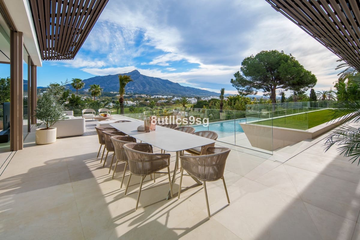 5 chambre Villa/Maison à vendre à Nueva Andalucia avec piscine garage - 11 750 000 € (Ref: 10140388)