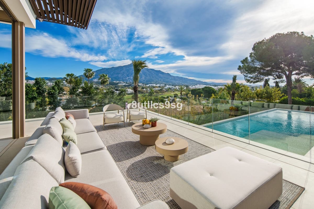 5 chambre Villa/Maison à vendre à Nueva Andalucia avec piscine garage - 11 750 000 € (Ref: 10140388)