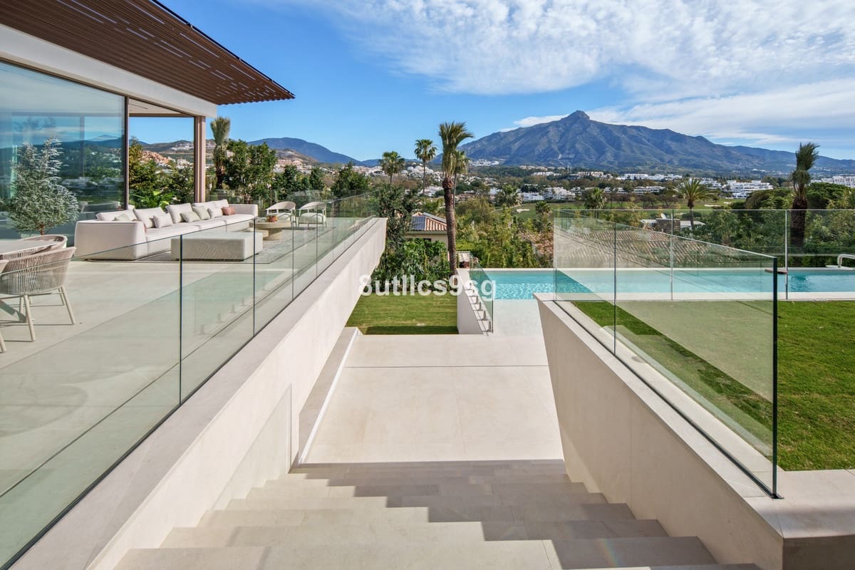 5 chambre Villa/Maison à vendre à Nueva Andalucia avec piscine garage - 11 750 000 € (Ref: 10140388)