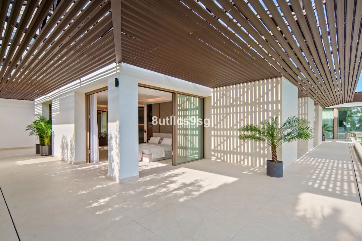 5 chambre Villa/Maison à vendre à Nueva Andalucia avec piscine garage - 11 750 000 € (Ref: 10140388)